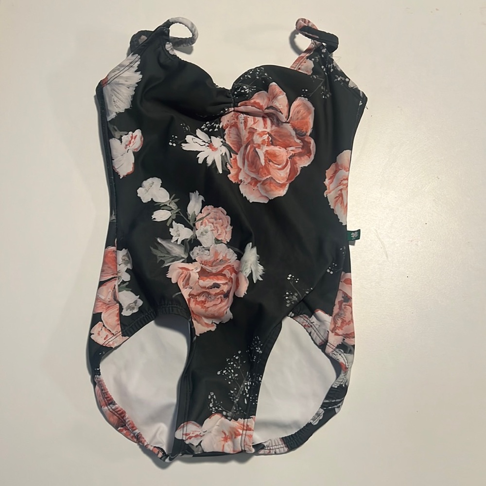 Luckleo Size Small